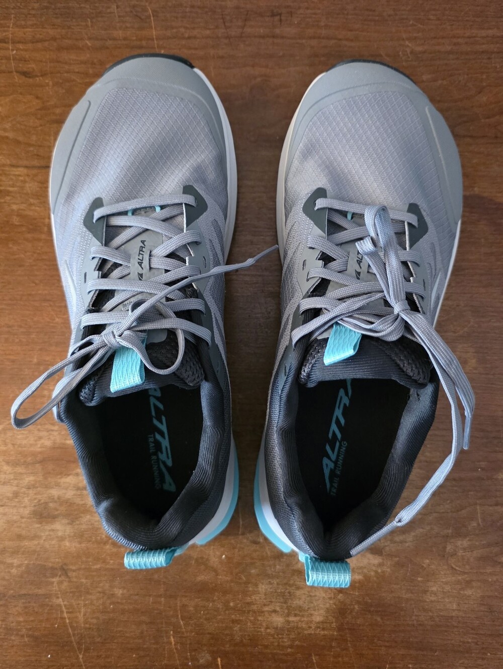 Brand New Altra Lone Pine 9 GTR Women's Gray Running Shoes with Teal Size 9